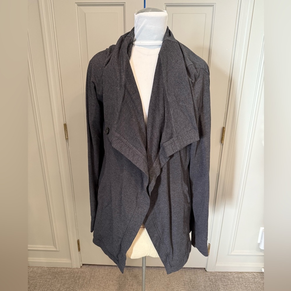 Lululemon Coast Wrap Jacket Dark Gray Size 8 EUC